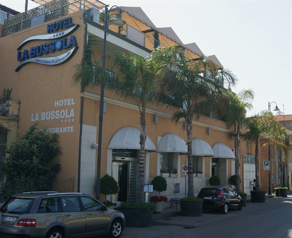 מילאצו Hotel La Bussola מראה חיצוני תמונה