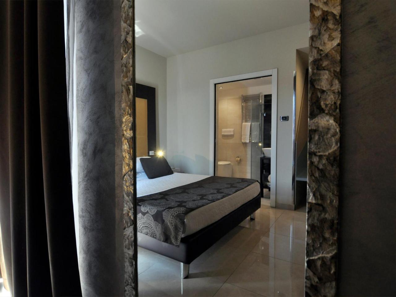 מילאצו Hotel La Bussola מראה חיצוני תמונה
